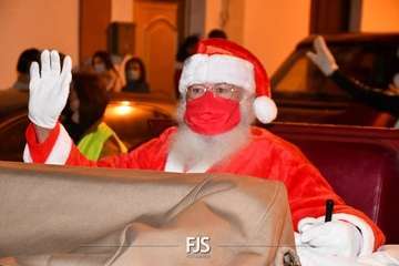 Papá Noel visita de sorpresa Lomo Magullo (Telde)/Francisco Javier Santana.